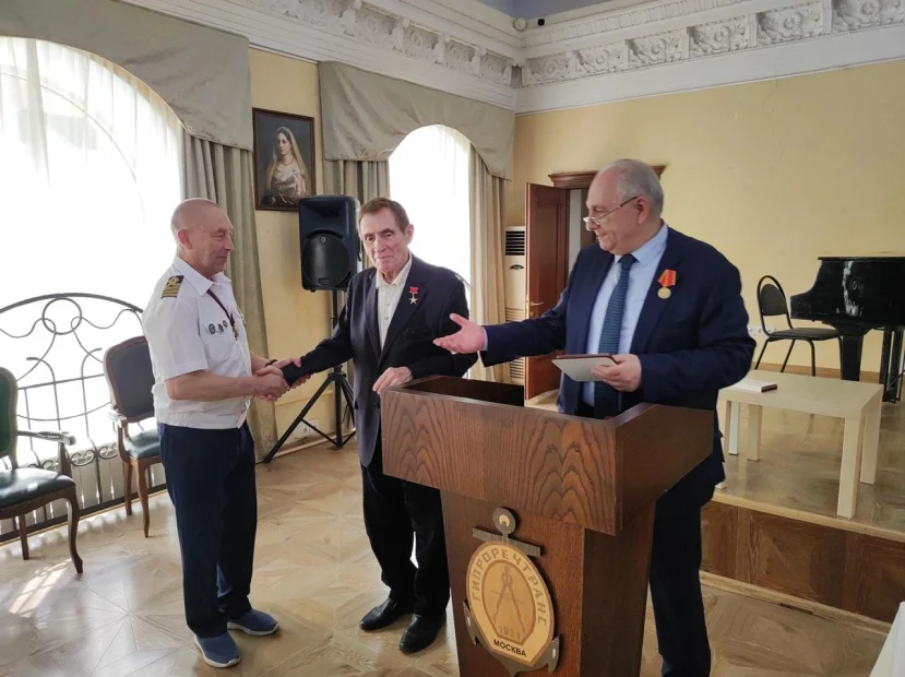 Поздравляем с заслуженной наградой!